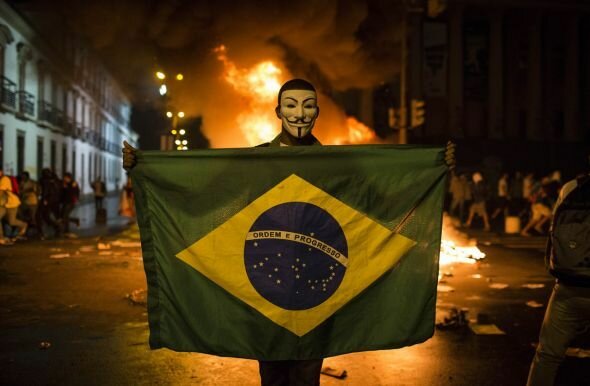 Бразилия массово протестует против бедности и футбола - Информация 