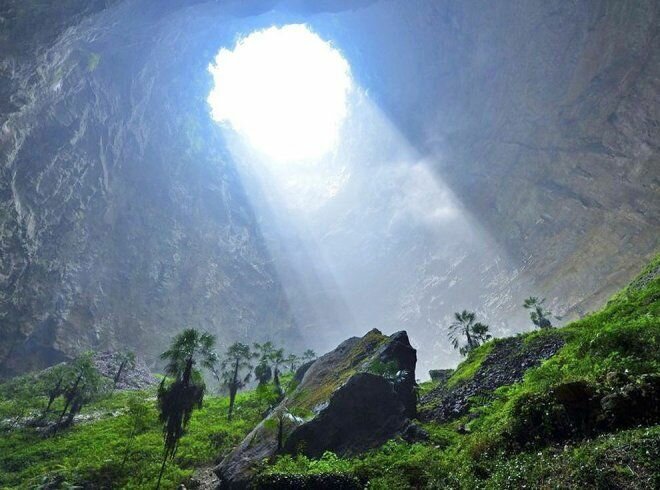Долгое время эта пещера была скрыта от людских глаз. Исследователи были удивлены спустившись в нее!