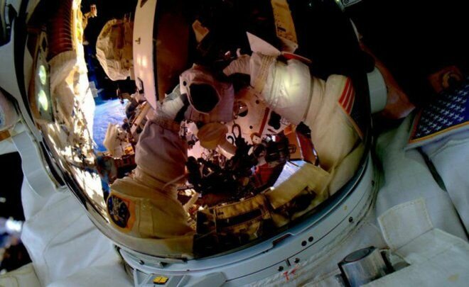 Год в космосе: лучшие снимки Скотта Келли